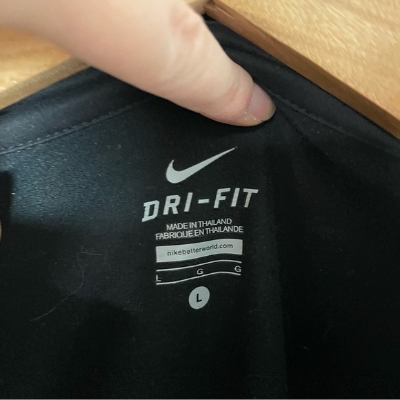 [Nike] Men's Livestrong Black Full Zip Athletic Jacket - Picture 3 of 7